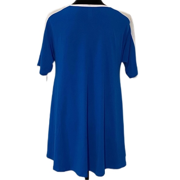 💙LULAROE ROYAL BLUE SOLID PERFECT TEE💙 - Picture 4 of 5